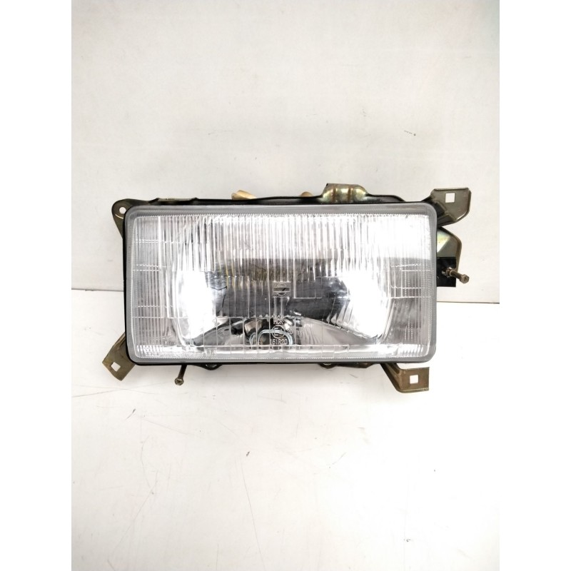 Recambio de faro derecho para nissan bluebird berlina./combi.(u11) esprit berlina referencia OEM IAM IKI1116  11447