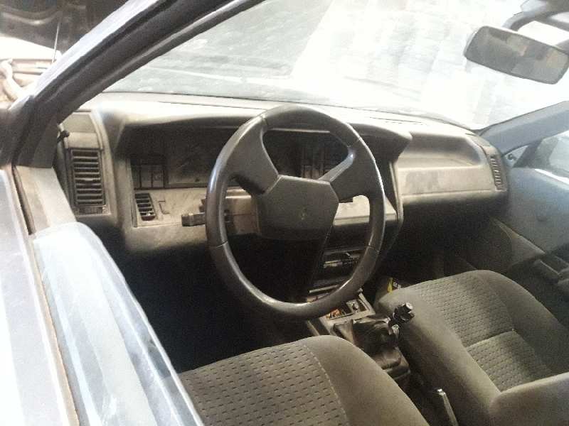 renault 21 berlina (b/l48) del año 1990