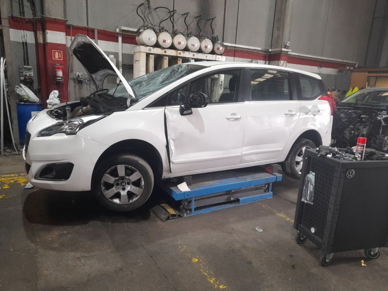 peugeot 5008 (0u_, 0e_) del año 2014