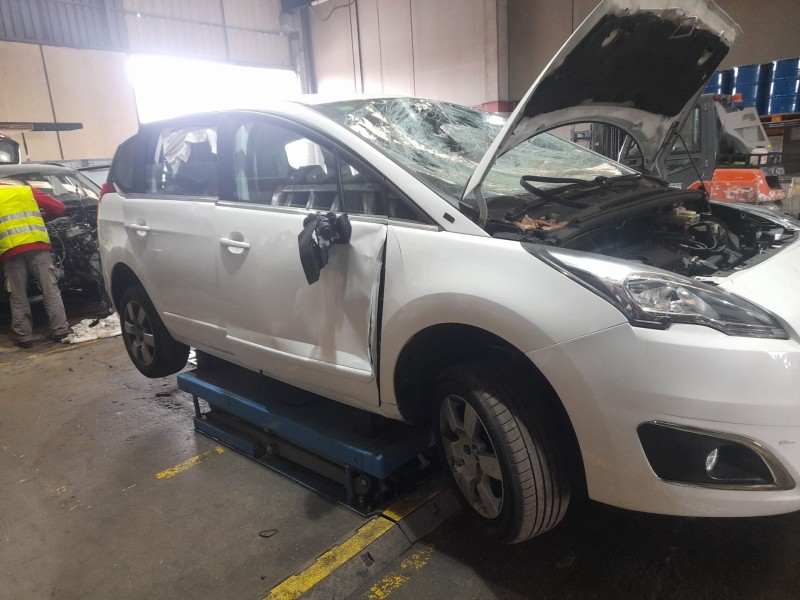 peugeot 5008 (0u_, 0e_) del año 2014