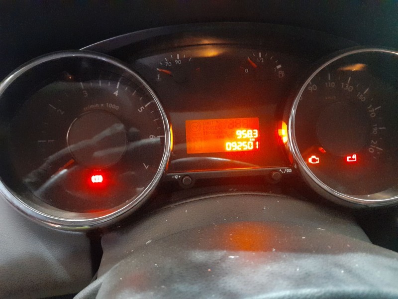 peugeot 5008 (0u_, 0e_) del año 2014