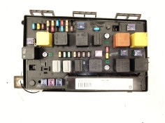 Recambio de caja fusibles para opel zafira / zafira family b (a05) 1.9 cdti (m75) referencia OEM IAM 13268302  