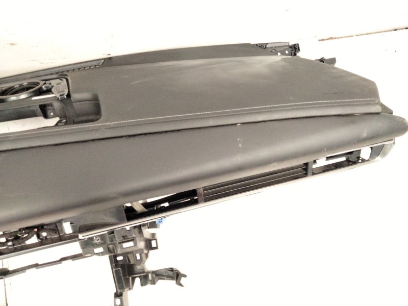 Recambio de salpicadero para mazda cx-30 (dm) skyactiv-g m hybrid referencia OEM IAM DGH960381 DGK9 