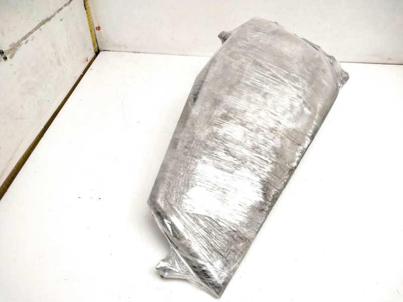 Recambio de faro derecho para renault maxity referencia OEM IAM 8931721  