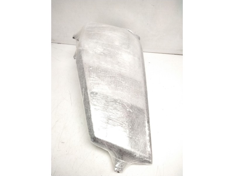 Recambio de faro derecho para renault maxity referencia OEM IAM 8931721  