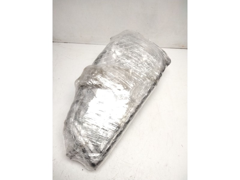 Recambio de faro derecho para renault maxity referencia OEM IAM 8931721  