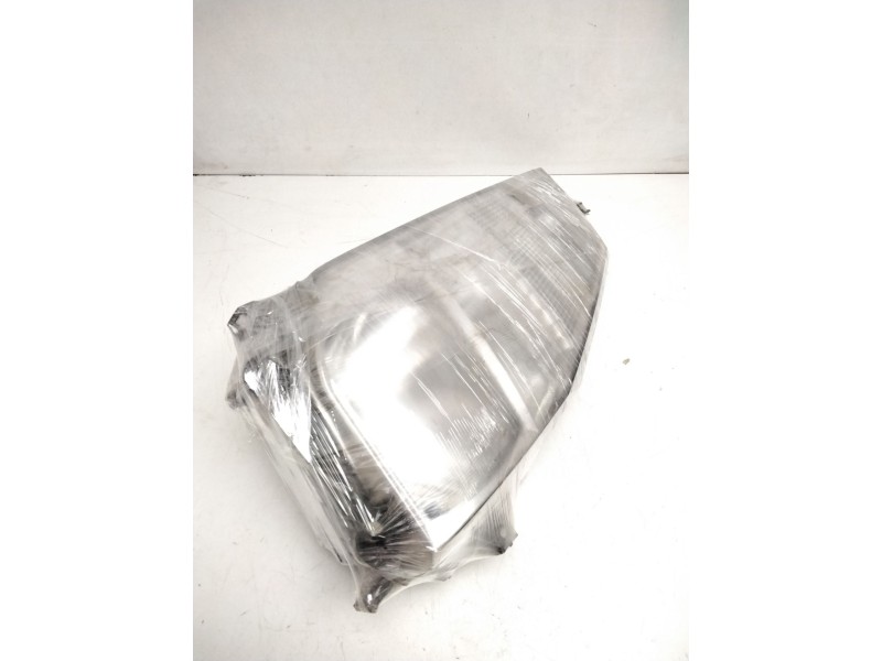 Recambio de faro derecho para renault maxity referencia OEM IAM 8931721  