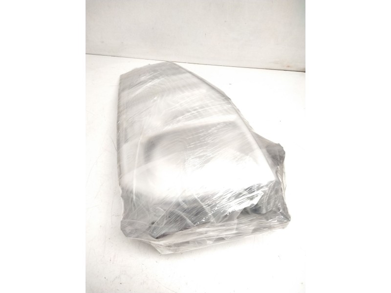 Recambio de faro derecho para renault maxity referencia OEM IAM 8931721  