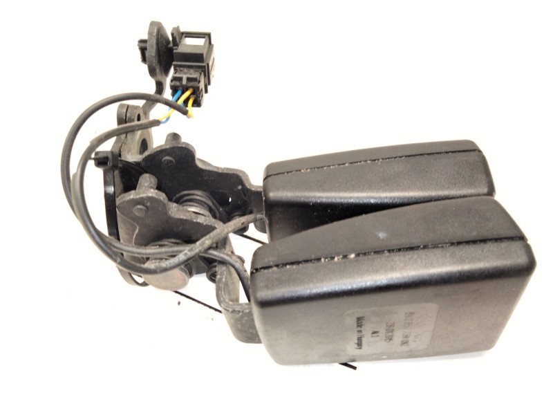 Recambio de enganche cinturon trasero central para volkswagen passat b8 variant (3g5, cb5) 2.0 tdi 4motion referencia OEM IAM 8V