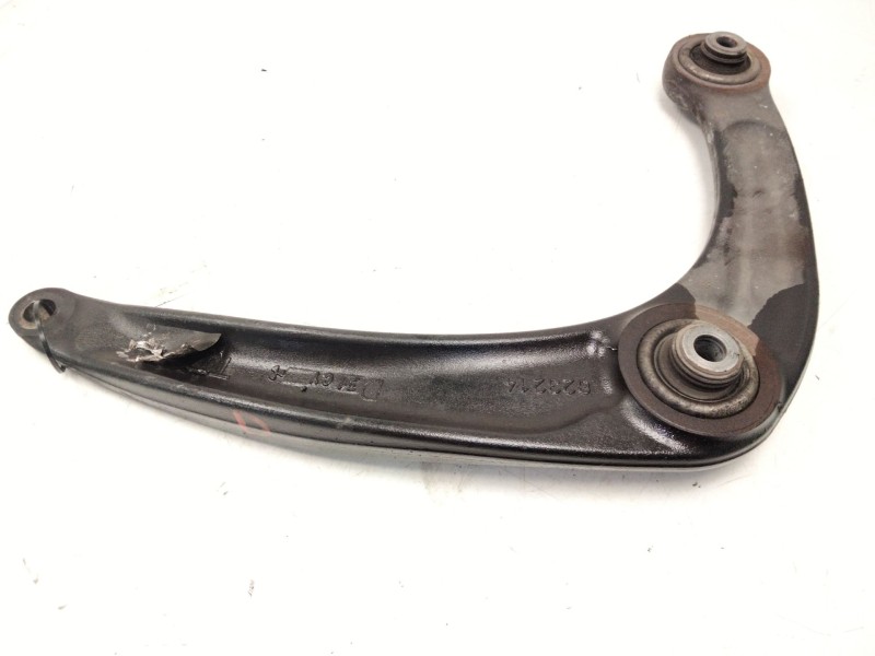 Recambio de brazo suspension inferior delantero derecho para peugeot 5008 (0u_, 0e_) 1.6 16v referencia OEM IAM   