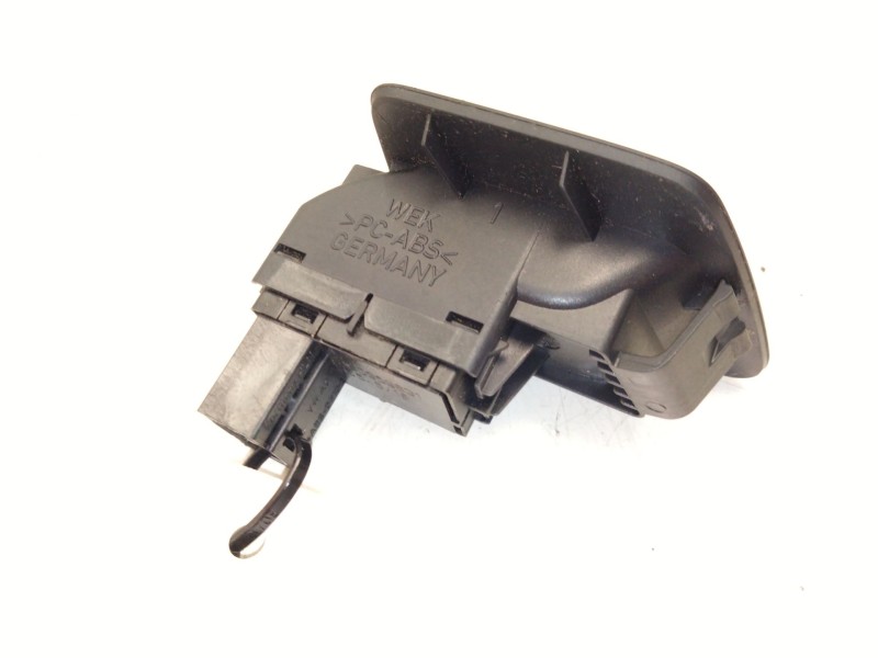 Recambio de pulsador maletero para volkswagen passat b8 variant (3g5, cb5) 2.0 tdi 4motion referencia OEM IAM 3G0959831  