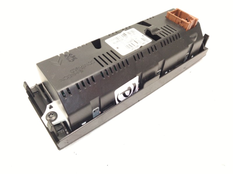 Recambio de pantalla multifuncion para peugeot 5008 (0u_, 0e_) 1.6 16v referencia OEM IAM 9803399680  