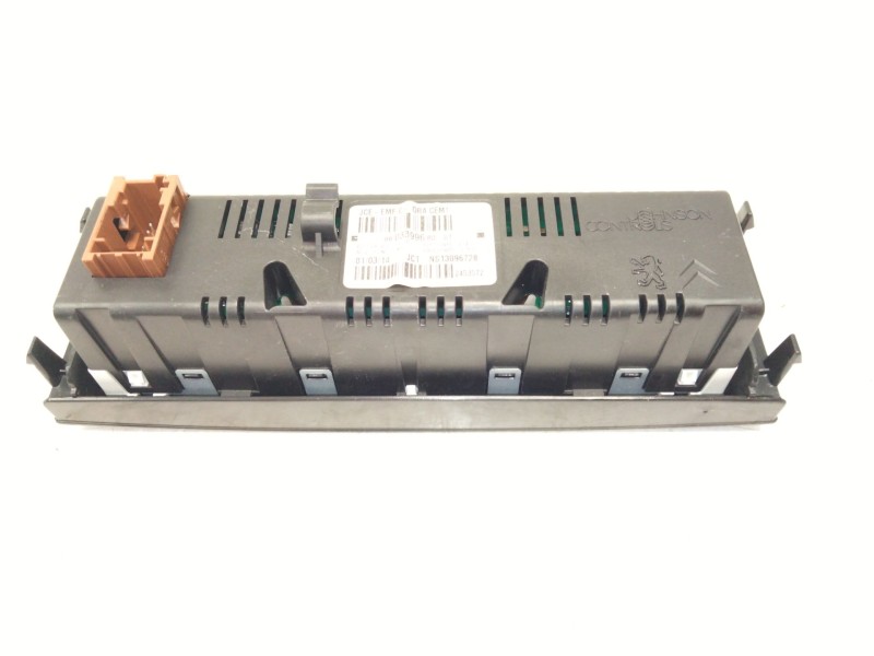 Recambio de pantalla multifuncion para peugeot 5008 (0u_, 0e_) 1.6 16v referencia OEM IAM 9803399680  