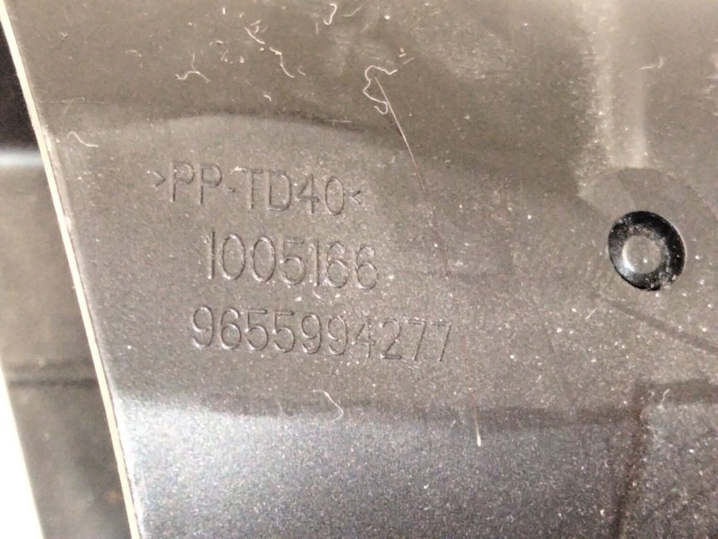 Recambio de aireador izquierdo para peugeot 5008 (0u_, 0e_) 1.6 16v referencia OEM IAM 9655994277  