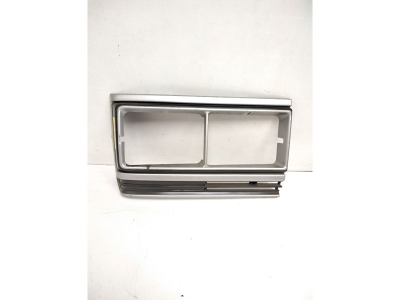 Recambio de cerquillo faro derecho para nissan vanette furgón (_c22) 2.0 d (c22, gc22) referencia OEM IAM 62410R82200  