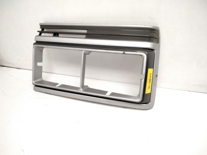 Recambio de cerquillo faro derecho para nissan vanette furgón (_c22) 2.0 d (c22, gc22) referencia OEM IAM 62410R82200  