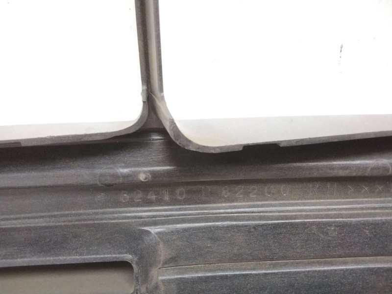 Recambio de cerquillo faro derecho para nissan vanette furgón (_c22) 2.0 d (c22, gc22) referencia OEM IAM 62410R82200  