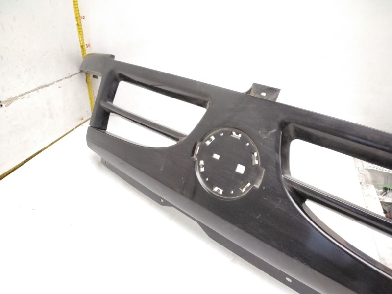 Recambio de rejilla delantera para nissan interstar furgón (x70) dci 80 referencia OEM IAM 8200135305  