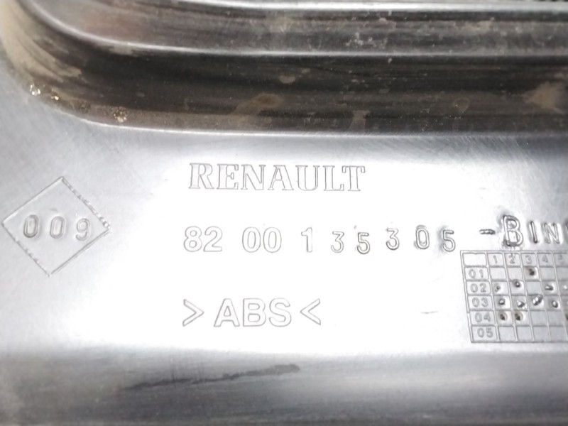 Recambio de rejilla delantera para nissan interstar furgón (x70) dci 80 referencia OEM IAM 8200135305  