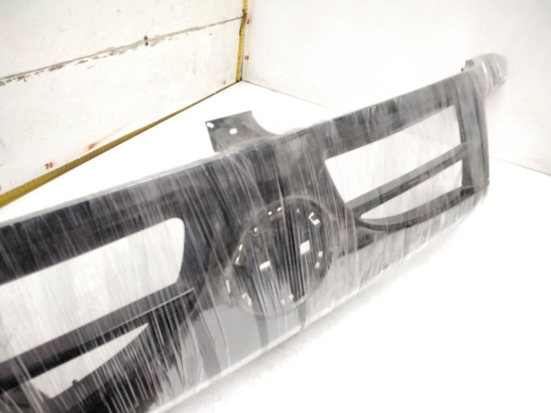 Recambio de rejilla delantera para nissan interstar furgón (x70) dci 80 referencia OEM IAM 8200135305  