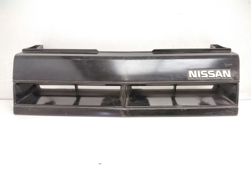 Recambio de rejilla delantera para nissan sunny ii (n13, b12) 1.6 i referencia OEM IAM 74131NW8000  