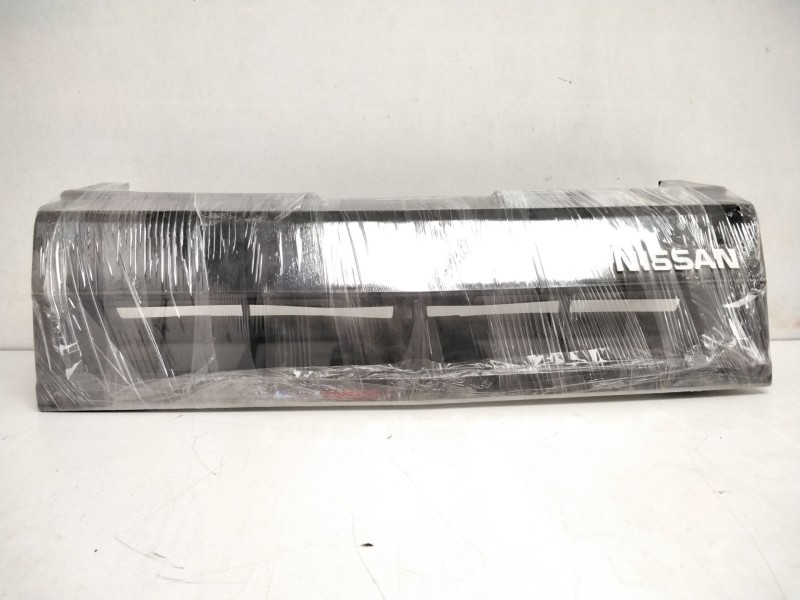 Recambio de rejilla delantera para nissan sunny ii (n13, b12) 1.6 i referencia OEM IAM 74131NW8000  