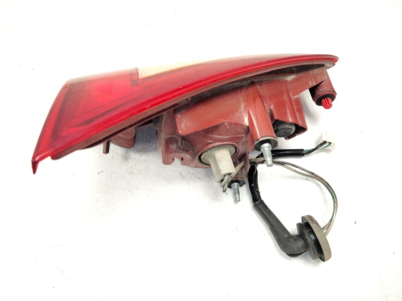 Recambio de piloto trasero derecho porton para infiniti ex 30d referencia OEM IAM   