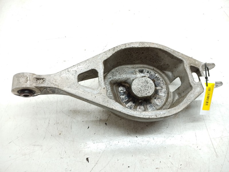 Recambio de brazo suspension inferior trasero izquierdo para infiniti ex 30d referencia OEM IAM   