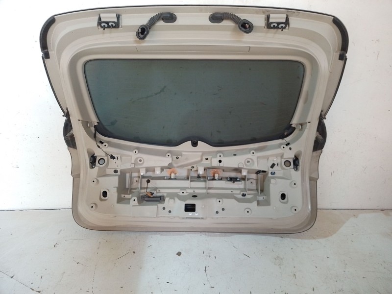 Recambio de porton trasero para infiniti ex 30d referencia OEM IAM   