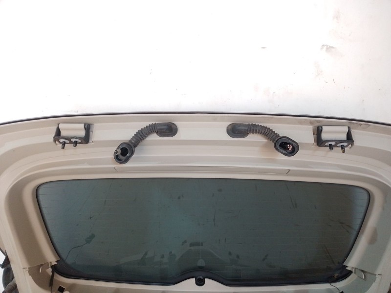 Recambio de porton trasero para infiniti ex 30d referencia OEM IAM   