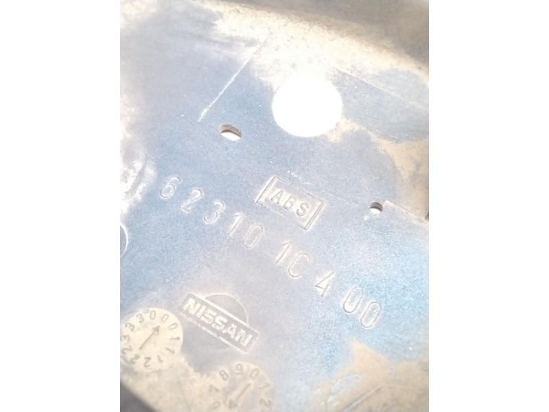 Recambio de rejilla delantera para nissan serena (c23m) 2.3 diesel referencia OEM IAM 623101C400  VERDE