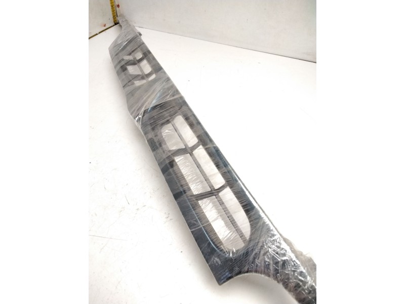 Recambio de rejilla delantera para nissan serena (c23m) 2.3 diesel referencia OEM IAM 623101C400  VERDE