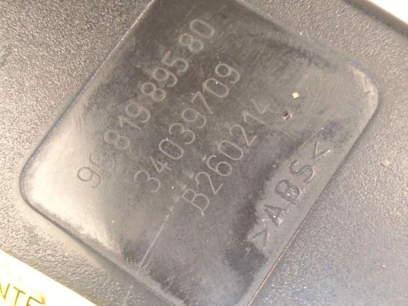 Recambio de enganche delantero izquierdo para peugeot 5008 (0u_, 0e_) 1.6 16v referencia OEM IAM 9681995980  