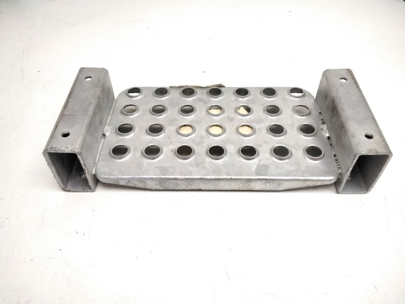 Recambio de estribo para mercedes-benz actros referencia OEM IAM A6416600028  