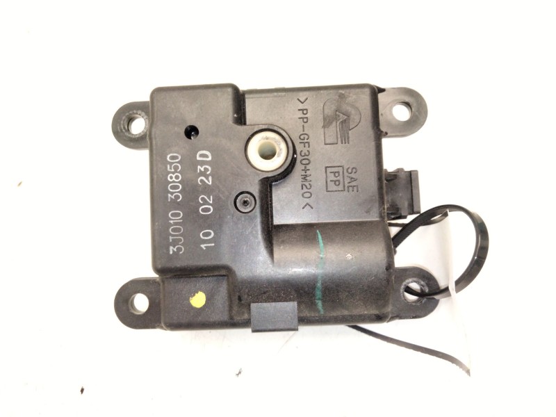 Recambio de motor de trampillas para infiniti ex 30d referencia OEM IAM 3J01030850  