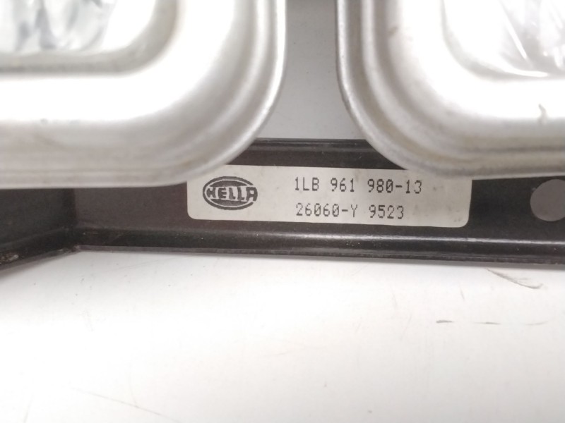 Recambio de faro izquierdo para nissan vanette autobús (c22) 2.4 i (slc22) referencia OEM IAM 26060Y9523 1LB961980 HELLA