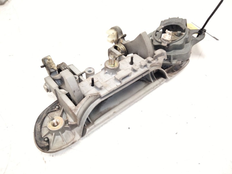Recambio de maneta exterior delantera derecha para mazda premacy (cp) 1.9 (cp8w) referencia OEM IAM   