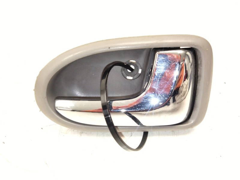 Recambio de maneta interior delantera derecha para mazda premacy (cp) 1.9 (cp8w) referencia OEM IAM   