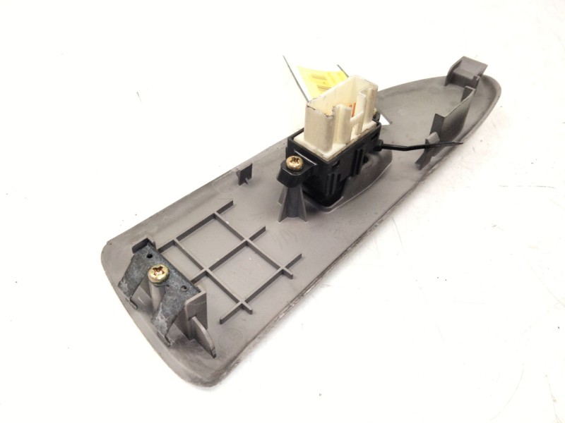 Recambio de mando elevalunas delantero derecho para mazda premacy (cp) 1.9 (cp8w) referencia OEM IAM   