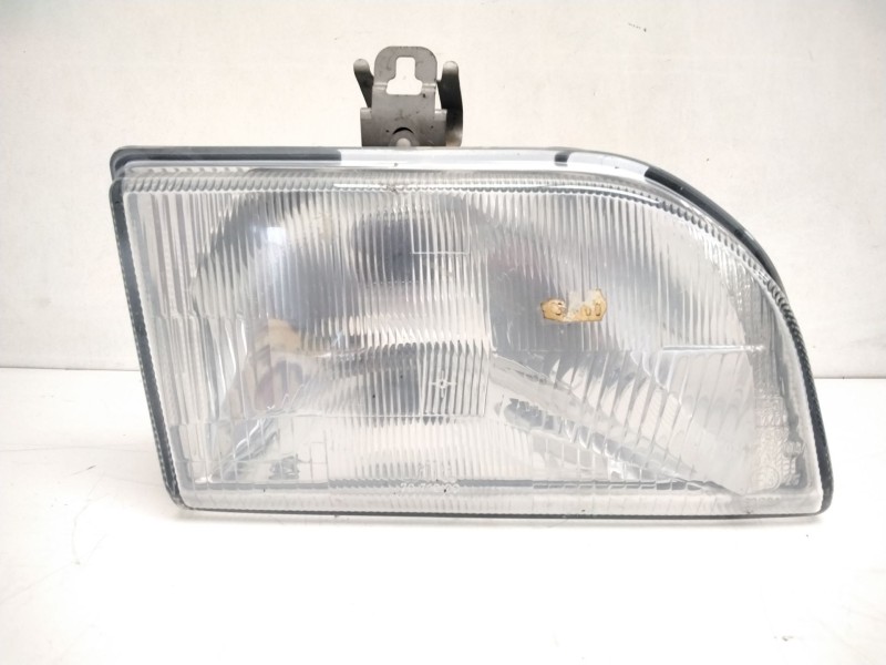 Recambio de faro derecho para ford fiesta berlina (dx) básico referencia OEM IAM 7071020  