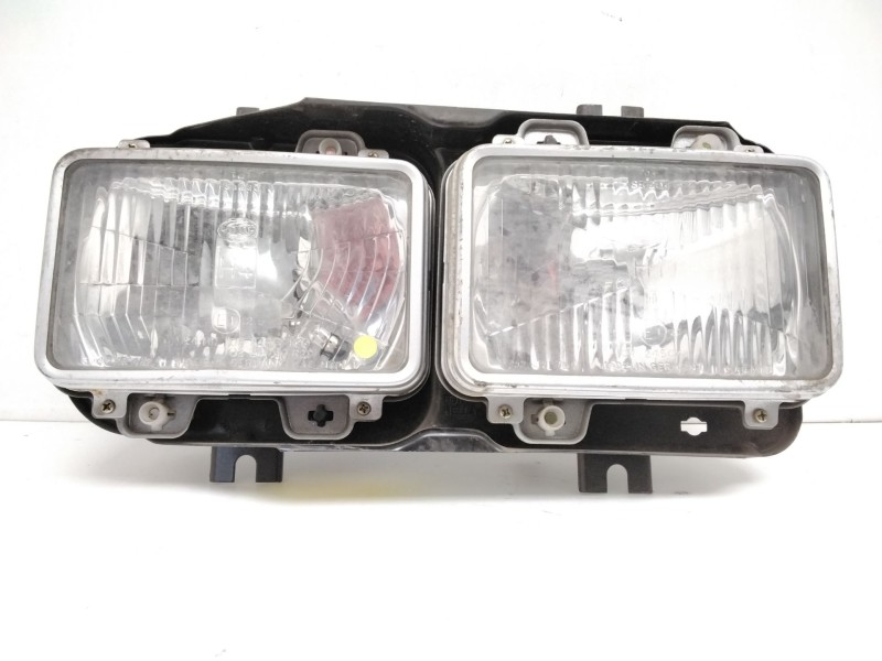 Recambio de faro derecho para ebro l35 perkins referencia OEM IAM 302121760 304118482 HELLA 24V