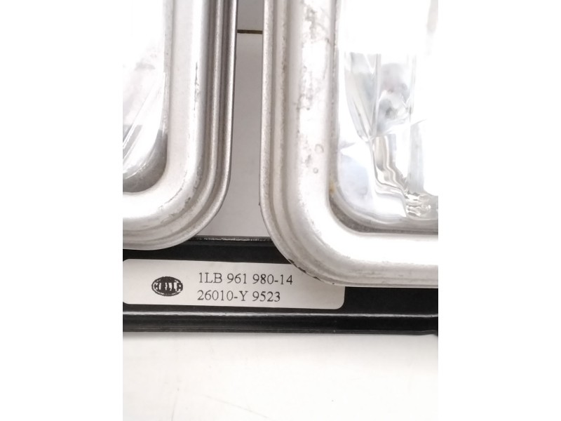 Recambio de faro derecho para nissan vanette furgón (_c22) 2.0 d (c22, gc22) referencia OEM IAM 26010Y9523  1LB96198014