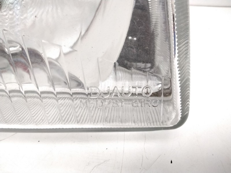 Recambio de faro derecho para ford transit, combi/bus 86/92 referencia OEM IAM MFD781G1RO  8346