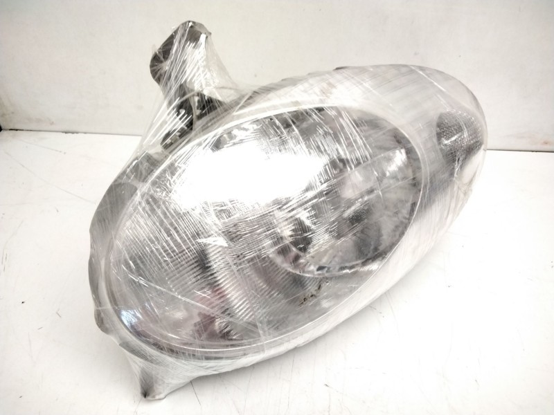 Recambio de faro derecho para nissan micra (k12e) acenta referencia OEM IAM 26010AX700 89008335 