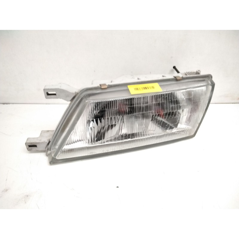 Recambio de faro izquierdo para nissan sunny i (b11) 1.7 d referencia OEM IAM ICHIKOH1522L  