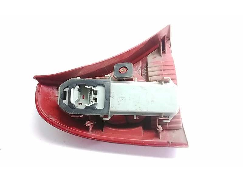 Recambio de piloto trasero derecho para renault clio ii fase ii (b/cb0) authentique referencia OEM IAM 8200071414  