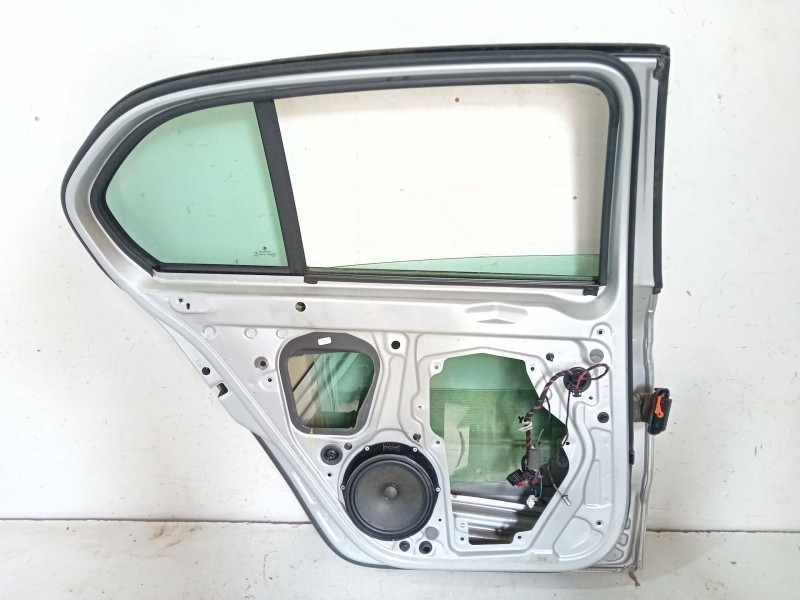 Recambio de puerta trasera izquierda para skoda superb ii (3t4) 1.8 tsi 4x4 referencia OEM IAM 3T5833311  