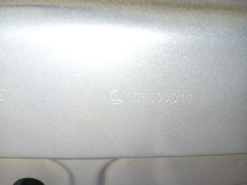 Recambio de puerta trasera izquierda para skoda superb ii (3t4) 1.8 tsi 4x4 referencia OEM IAM 3T5833311  