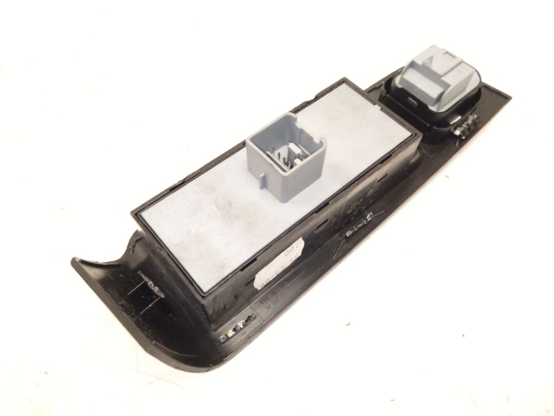Recambio de mando elevalunas delantero izquierdo para skoda superb ii (3t4) 1.8 tsi 4x4 referencia OEM IAM   