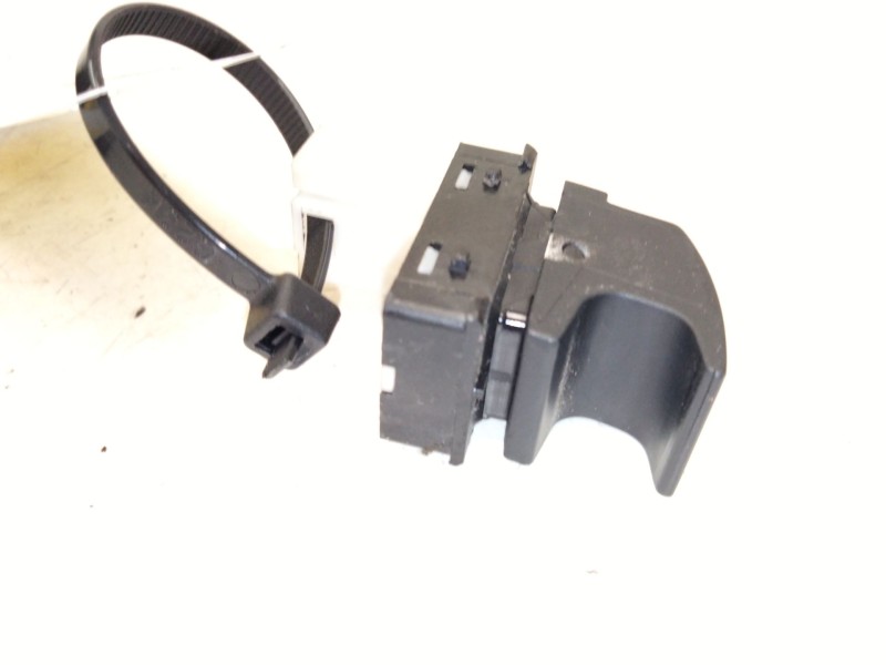 Recambio de mando elevalunas trasero derecho para skoda superb ii (3t4) 1.8 tsi 4x4 referencia OEM IAM   